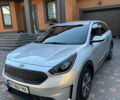 Серый Киа Niro, объемом двигателя 1.58 л и пробегом 122 тыс. км за 15800 $, фото 2 на Automoto.ua
