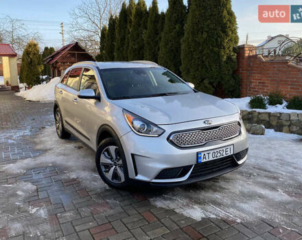 Сірий Кіа Niro, об'ємом двигуна 1.58 л та пробігом 51 тис. км за 17950 $, фото 29 на Automoto.ua