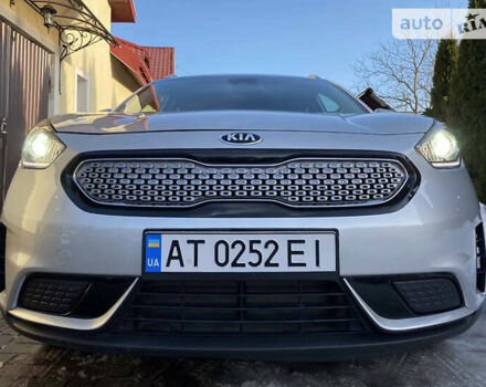 Сірий Кіа Niro, об'ємом двигуна 1.58 л та пробігом 51 тис. км за 17950 $, фото 14 на Automoto.ua