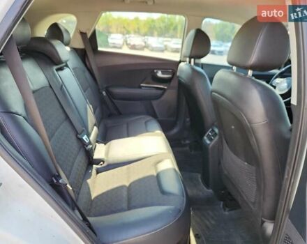 Серый Киа Niro, объемом двигателя 1.58 л и пробегом 118 тыс. км за 2300 $, фото 10 на Automoto.ua