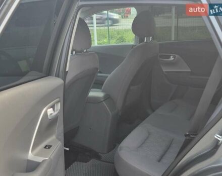 Серый Киа Niro, объемом двигателя 1.59 л и пробегом 190 тыс. км за 14700 $, фото 14 на Automoto.ua