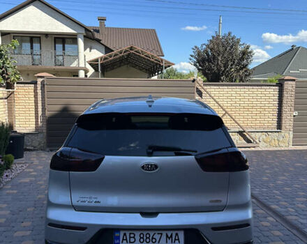 Серый Киа Niro, объемом двигателя 1.58 л и пробегом 122 тыс. км за 15800 $, фото 6 на Automoto.ua