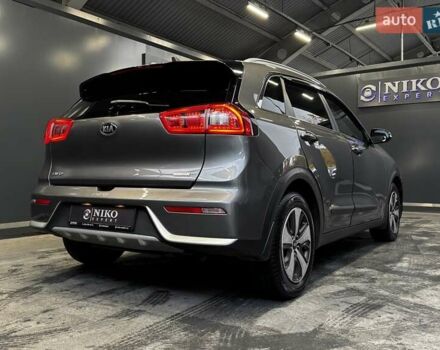 Кіа Niro 2017 у Києві на Automoto.ua Сірий Кіа Niro, об'ємом двигуна 1.6 л та пробігом 213 тис. км за 14000 $, фото 14 на Automoto.ua