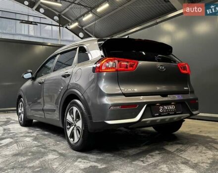 Кіа Niro 2017 у Києві на Automoto.ua Сірий Кіа Niro, об'ємом двигуна 1.6 л та пробігом 213 тис. км за 14000 $, фото 12 на Automoto.ua