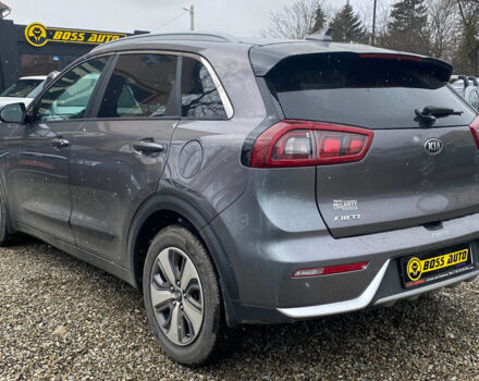 Серый Киа Niro, объемом двигателя 1.6 л и пробегом 148 тыс. км за 18400 $, фото 3 на Automoto.ua