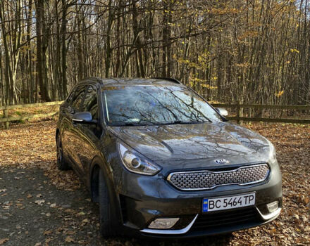 Киа Niro 2017 в Львове на Automoto.ua Серый Киа Niro, объемом двигателя 1.58 л и пробегом 110 тыс. км за 17999 $, фото 3 на Automoto.ua