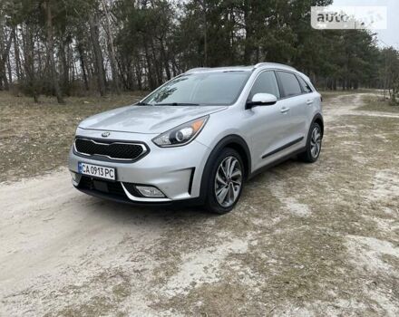 Сірий Кіа Niro, об'ємом двигуна 1.58 л та пробігом 83 тис. км за 17150 $, фото 3 на Automoto.ua