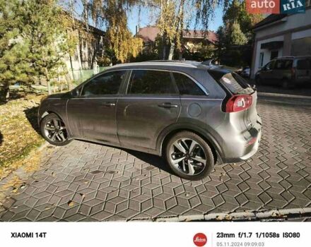 Сірий Кіа Niro, об'ємом двигуна 1.6 л та пробігом 148 тис. км за 14999 $, фото 18 на Automoto.ua