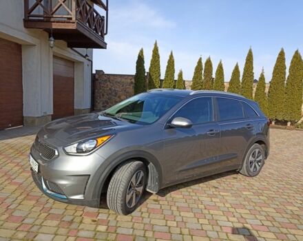 Сірий Кіа Niro, об'ємом двигуна 0.16 л та пробігом 134 тис. км за 15999 $, фото 3 на Automoto.ua