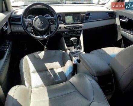 Серый Киа Niro, объемом двигателя 0 л и пробегом 59 тыс. км за 2500 $, фото 7 на Automoto.ua