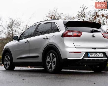 Сірий Кіа Niro, об'ємом двигуна 1.58 л та пробігом 227 тис. км за 14500 $, фото 1 на Automoto.ua