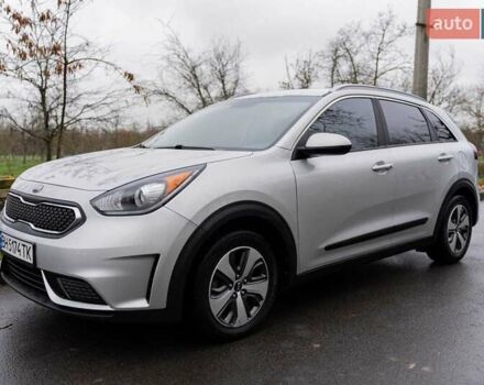 Сірий Кіа Niro, об'ємом двигуна 1.58 л та пробігом 227 тис. км за 14500 $, фото 2 на Automoto.ua