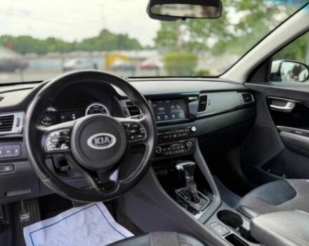 Серый Киа Niro, объемом двигателя 1.6 л и пробегом 89 тыс. км за 4300 $, фото 7 на Automoto.ua