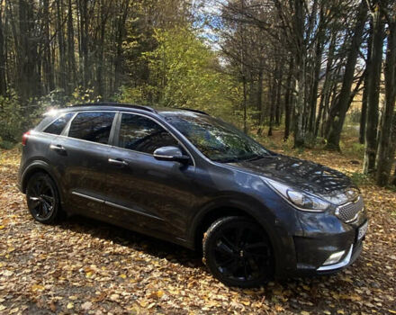 Киа Niro 2017 в Львове на Automoto.ua Серый Киа Niro, объемом двигателя 1.58 л и пробегом 110 тыс. км за 17999 $, фото 10 на Automoto.ua
