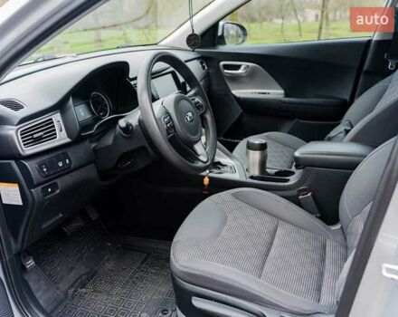 Сірий Кіа Niro, об'ємом двигуна 1.58 л та пробігом 227 тис. км за 14500 $, фото 8 на Automoto.ua