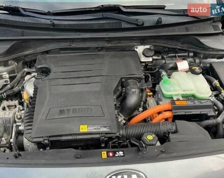 Сірий Кіа Niro, об'ємом двигуна 1.58 л та пробігом 92 тис. км за 17450 $, фото 17 на Automoto.ua