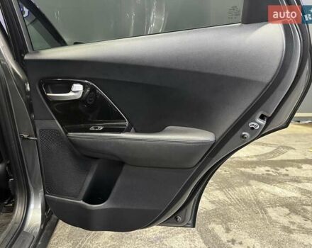 Кіа Niro 2017 у Києві на Automoto.ua Сірий Кіа Niro, об'ємом двигуна 1.6 л та пробігом 213 тис. км за 14000 $, фото 39 на Automoto.ua