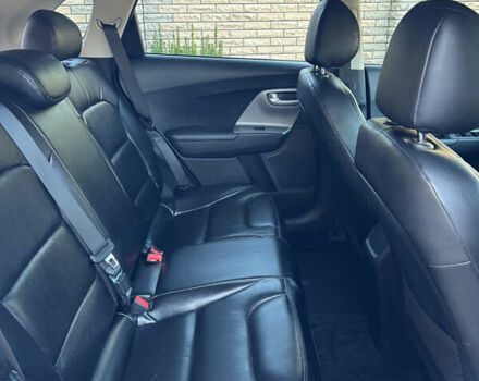 Серый Киа Niro, объемом двигателя 1.58 л и пробегом 122 тыс. км за 15800 $, фото 14 на Automoto.ua