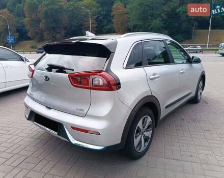 Киа Niro 2017 в Львове на Automoto.ua Серый Киа Niro, объемом двигателя 1.58 л и пробегом 100 тыс. км за 15800 $, фото 5 на Automoto.ua