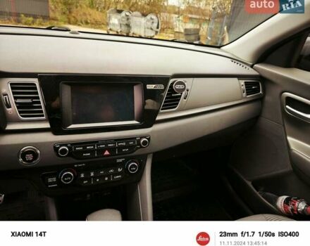 Сірий Кіа Niro, об'ємом двигуна 1.6 л та пробігом 148 тис. км за 14999 $, фото 28 на Automoto.ua
