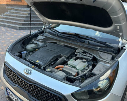 Серый Киа Niro, объемом двигателя 1.58 л и пробегом 122 тыс. км за 15800 $, фото 22 на Automoto.ua