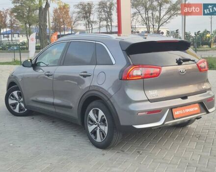 Серый Киа Niro, объемом двигателя 1.59 л и пробегом 190 тыс. км за 14700 $, фото 3 на Automoto.ua