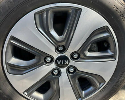 Серый Киа Niro, объемом двигателя 1.6 л и пробегом 40 тыс. км за 20500 $, фото 9 на Automoto.ua
