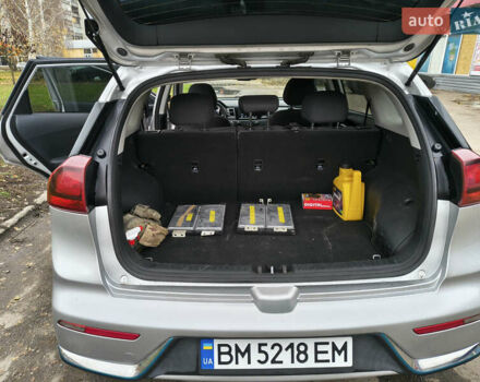 Серый Киа Niro, объемом двигателя 1.58 л и пробегом 143 тыс. км за 17500 $, фото 10 на Automoto.ua