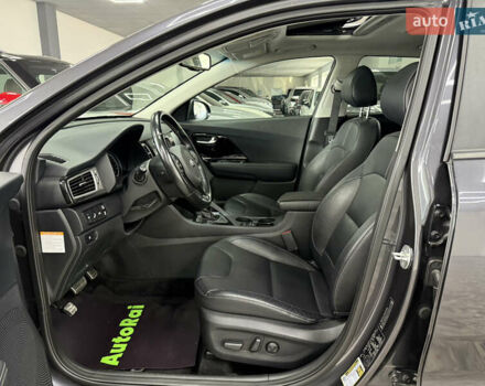 Серый Киа Niro, объемом двигателя 1.58 л и пробегом 98 тыс. км за 20999 $, фото 11 на Automoto.ua
