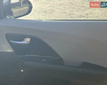 Серый Киа Niro, объемом двигателя 1.58 л и пробегом 135 тыс. км за 17999 $, фото 33 на Automoto.ua