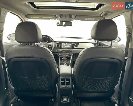 Серый Киа Niro, объемом двигателя 1.58 л и пробегом 98 тыс. км за 20999 $, фото 34 на Automoto.ua