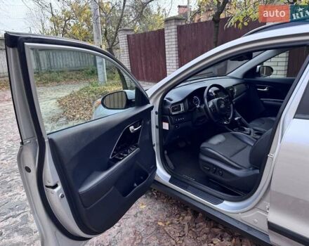 Сірий Кіа Niro, об'ємом двигуна 1.58 л та пробігом 64 тис. км за 17000 $, фото 6 на Automoto.ua