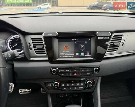 Серый Киа Niro, объемом двигателя 1.58 л и пробегом 162 тыс. км за 17000 $, фото 19 на Automoto.ua