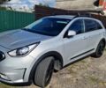 Сірий Кіа Niro, об'ємом двигуна 1.6 л та пробігом 88 тис. км за 15000 $, фото 1 на Automoto.ua