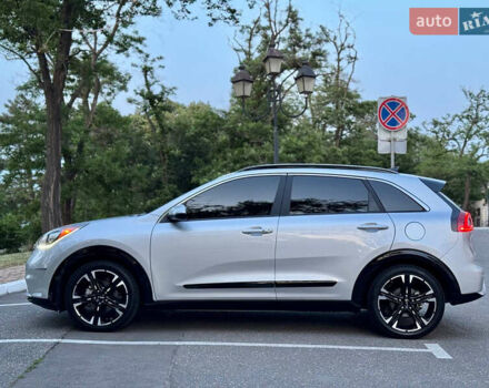 Серый Киа Niro, объемом двигателя 1.6 л и пробегом 122 тыс. км за 16700 $, фото 33 на Automoto.ua