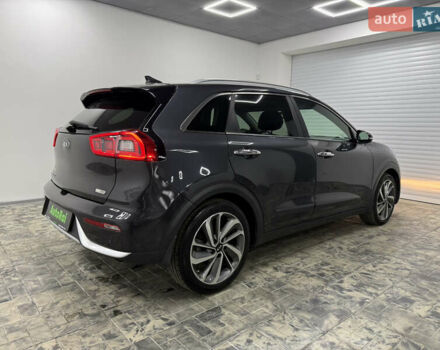 Серый Киа Niro, объемом двигателя 1.58 л и пробегом 98 тыс. км за 20999 $, фото 4 на Automoto.ua