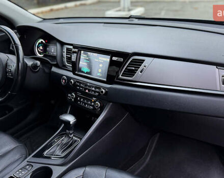 Серый Киа Niro, объемом двигателя 1.58 л и пробегом 111 тыс. км за 17400 $, фото 26 на Automoto.ua