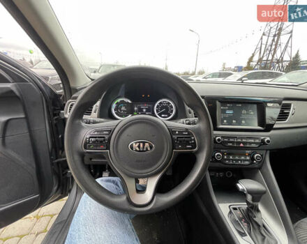 Сірий Кіа Niro, об'ємом двигуна 1.58 л та пробігом 208 тис. км за 14200 $, фото 5 на Automoto.ua
