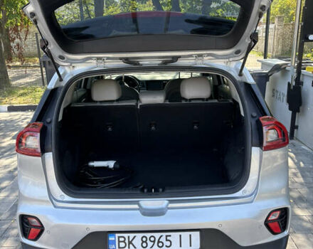 Серый Киа Niro, объемом двигателя 1.6 л и пробегом 40 тыс. км за 20500 $, фото 28 на Automoto.ua