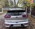 Сірий Кіа Niro, об'ємом двигуна 1.58 л та пробігом 64 тис. км за 17000 $, фото 5 на Automoto.ua