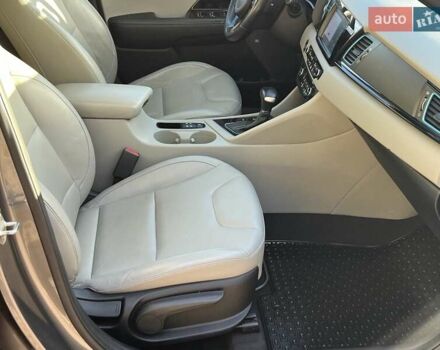 Серый Киа Niro, объемом двигателя 1.58 л и пробегом 135 тыс. км за 17999 $, фото 27 на Automoto.ua