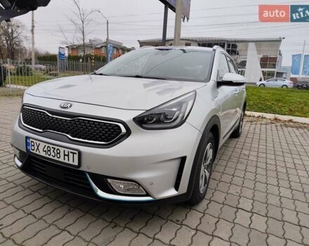 Серый Киа Niro, объемом двигателя 1.6 л и пробегом 73 тыс. км за 20600 $, фото 5 на Automoto.ua