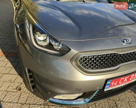Серый Киа Niro, объемом двигателя 1.58 л и пробегом 135 тыс. км за 17999 $, фото 3 на Automoto.ua