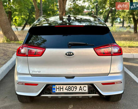 Серый Киа Niro, объемом двигателя 1.6 л и пробегом 122 тыс. км за 16700 $, фото 9 на Automoto.ua