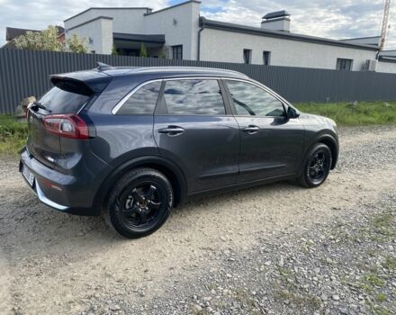 Серый Киа Niro, объемом двигателя 1.6 л и пробегом 134 тыс. км за 16900 $, фото 14 на Automoto.ua