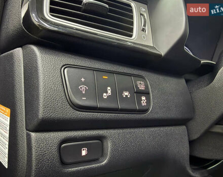 Серый Киа Niro, объемом двигателя 1.58 л и пробегом 98 тыс. км за 20999 $, фото 18 на Automoto.ua