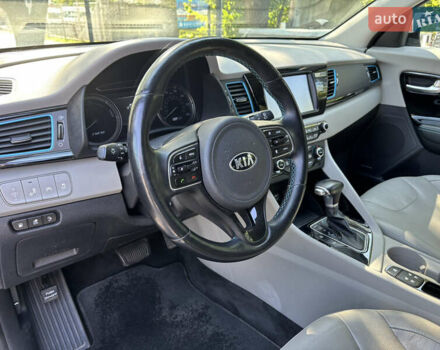 Серый Киа Niro, объемом двигателя 1.6 л и пробегом 40 тыс. км за 20500 $, фото 25 на Automoto.ua