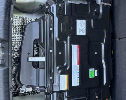 Серый Киа Niro, объемом двигателя 1.6 л и пробегом 40 тыс. км за 20500 $, фото 30 на Automoto.ua