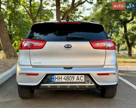 Серый Киа Niro, объемом двигателя 1.6 л и пробегом 122 тыс. км за 16700 $, фото 8 на Automoto.ua