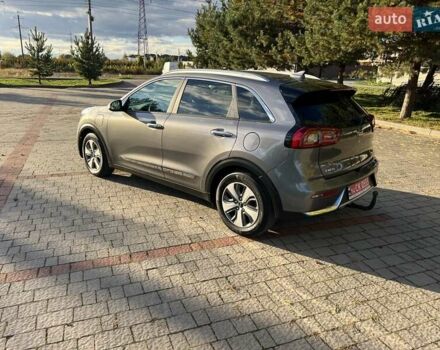 Серый Киа Niro, объемом двигателя 1.58 л и пробегом 135 тыс. км за 17999 $, фото 6 на Automoto.ua